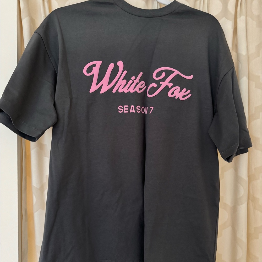NEW. Whitefox Season 7 Oversized Tee (Charcoal/Pink)